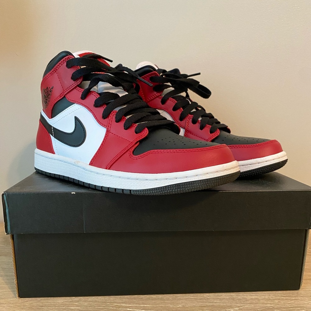 Nike Air Jordan 1’s (red/black/white)